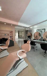 اجاره صندلی/اتاق در سالن زیبایی با موقعیت عالی ملک