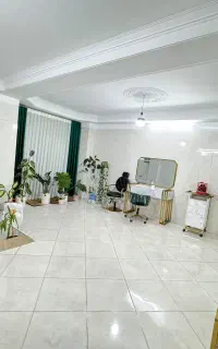 اجاره صندلی میز تخت در سالن زیبایی مانیا