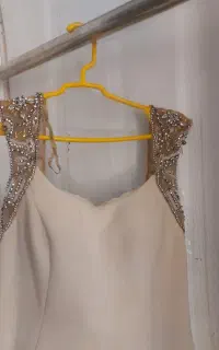 پیراهن آماده خریداری شده جنس ترکیه دارای ژیپون