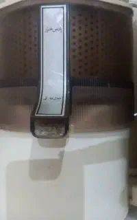 آبمیوه میوه گیری سالم و کم کارکرده قدیمی