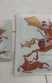 دیس و پیش دستی طرح دار