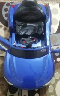 ماشین شارژی کودک در حد نو