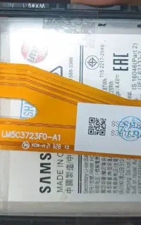 گوشی ال سی دی شکسته و خراب  برمیدارم