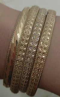 مقداری طلا به فروش میرسد۴۰۰بالای تابلو