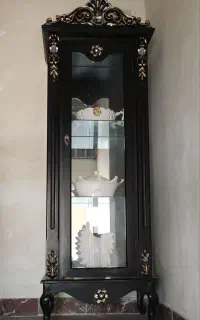 بوفه و زیر تلویزیون