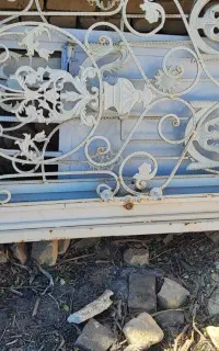 درب ورودی حیاط یا حال