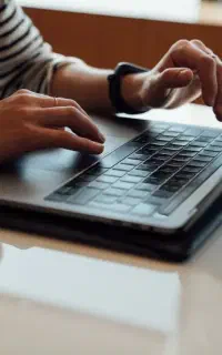 خدمات دانشجویی مطمئن و باکیفیت