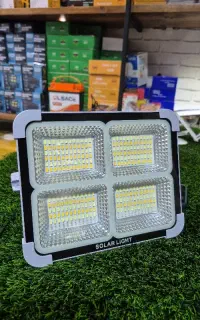 پرژکتور شارژی خورشیدی