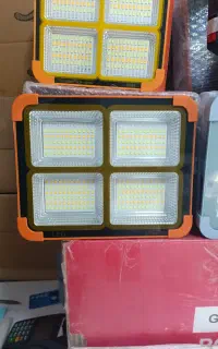 پرژکتور چراغ اضطراری و پاور بانک خورشیدی