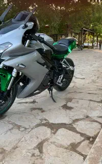 بنلی 300 ریس