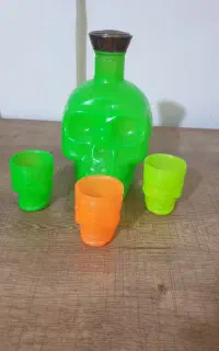بطری و کاپ اسکلتی