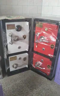 گاوصندوقی برادران اذری