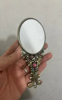 آینه وشانه سلطنتی