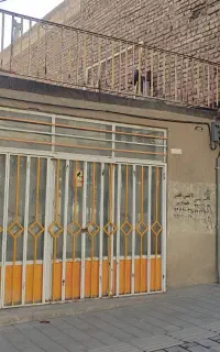 درب مغازه فلزی سالم بدونه پوسیدگی