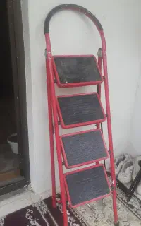 نردبان ۴پله درحدنو