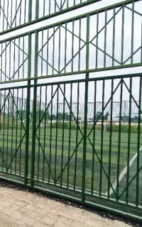 نقاش یا شاگرد فرقی ندارد (آقا/خانم)