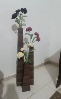 سه عدد گلدان چوبی با گل،درحد نو