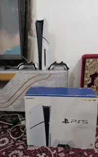 ps5slimبا یک جفت دسته با کار کرد کم