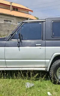 پاترول دو در مشکی نقره ای مدل ۷۷