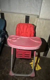 دو عدد کالسکه و میز غذا کودکان