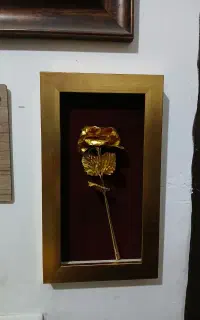 قاب گل ورق طلا
