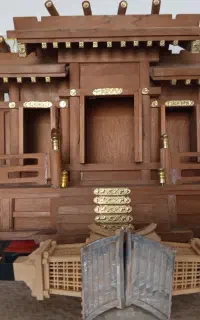 یک عدد خونه با دو عدد چراغ خواب