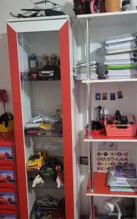 دو عدد تخت ،کمد ،کتابخانه ،بوفه،میز تحریر