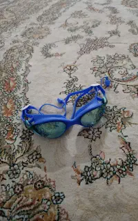 عینک شنا باگوشگیر