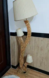 آباژور ایستاده