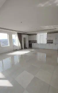پنت هاوس ۱۱۰ متر ویو دار با ۵۰ متر حیاط سرعین