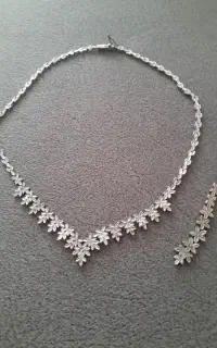 زنجر و گوشواره