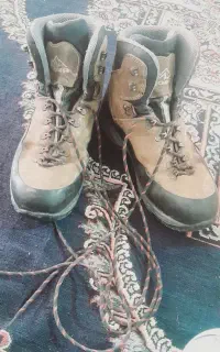 کفش کوه نوردی سالم