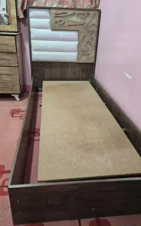 تخت خواب ومیز ارایش