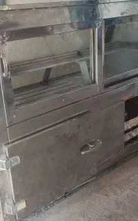 دو عدد یخچال بزرگ بستنی و لبنیات و نوشیدنی