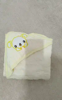حوله نوزاد و پتو دورپیچ
