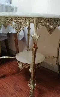 میز گرد برنز
