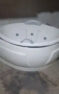 یک عدد وان  جکوزی در حد نو کاملا سالم