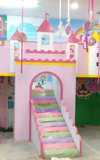 مربی خانه بازی