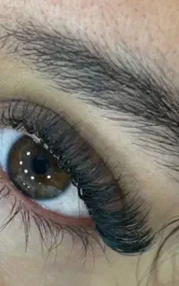 خدمات کوتاهی و سشوار  اصلاح صورت و ابرو کاشت مژه