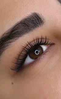 انجام خدمات اکستنشن مژه با تخفیف ویژه