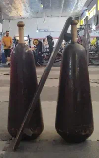 میل باستانی محکم و زیبا همراه با تخته شنا
