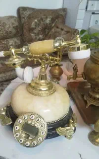 تلفن  رومیزی سلطنتی