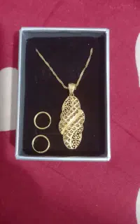 طلا ،زنجیر و پلاک و گوشواره