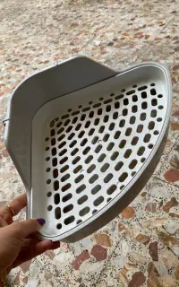 ظرف ادرار و غذا