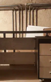 دو عدد میز اداری کارکرده در حد نو