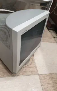 مانیتور ۱۷ اینچ CRT