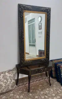 آینه و میز