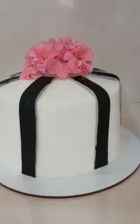 کیک خانگی نورا