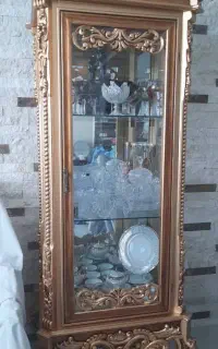 بوفه چوبی طلایی