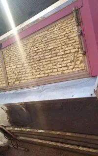 یخچال در کافی شاپ